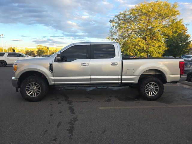 Used 2017 Ford F250 Lariat w/ Lariat Value Package AWD/4WD image 2