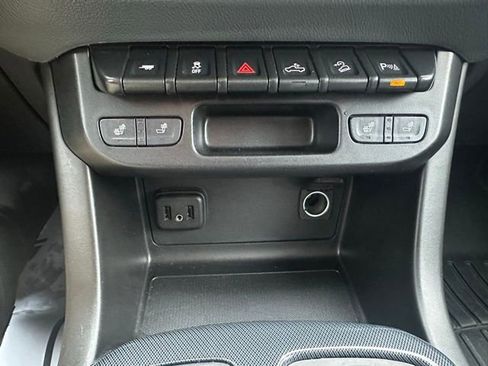 Used 2019 Chevrolet Colorado Z71 image 34