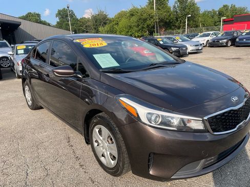 Used 2018 Kia Forte LX image 3
