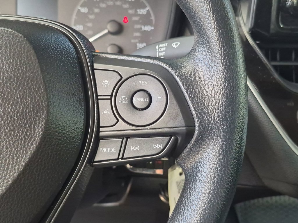 Used 2025 Toyota Corolla LE FWD image 21