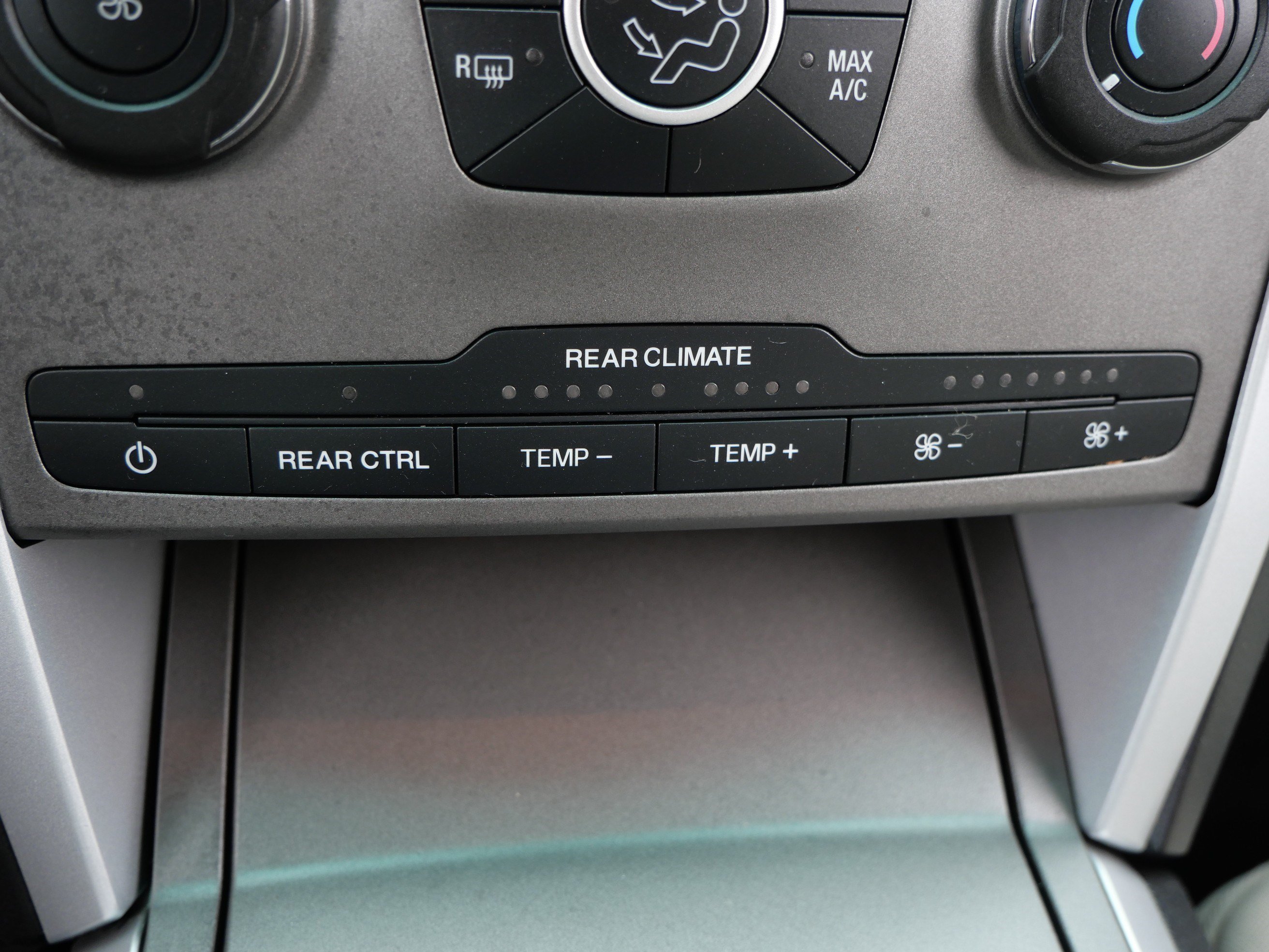 Used 2013 Ford Explorer FWD w/ Class III Trailer Tow Pkg image 31
