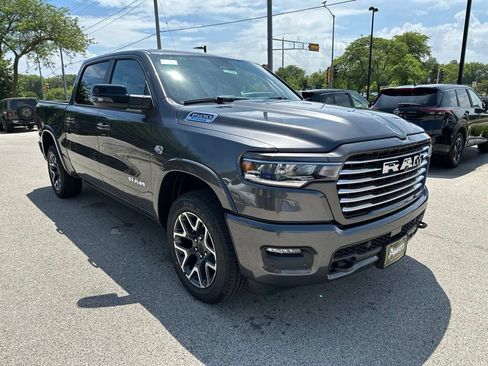 New 2026 RAM 1500 Laramie AWD/4WD image 4