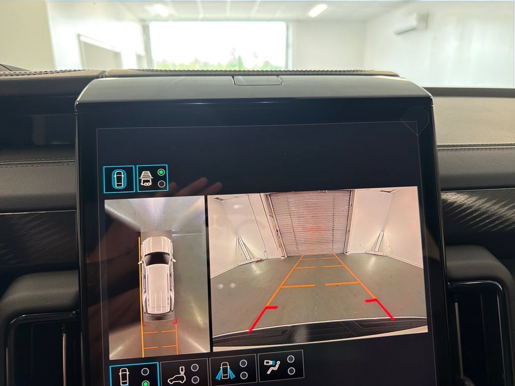 New 2026 GMC Yukon AT4 AWD/4WD image 19