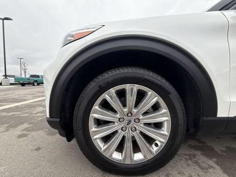 Used 2024 Ford Explorer Limited w/ Limited Technology Package image 10