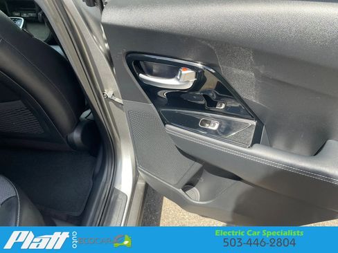 Used 2022 Kia Niro EX FWD image 41