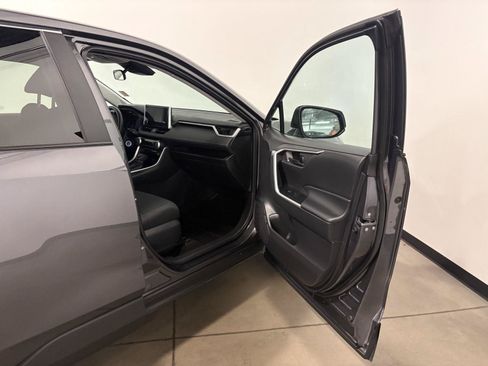 Used 2023 Toyota RAV4 LE AWD/4WD image 41
