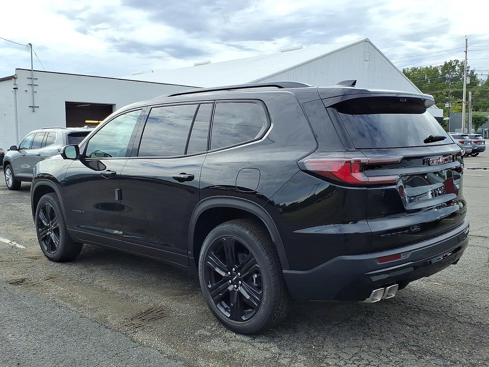 New 2027 GMC Acadia Elevation w/ Black Edition AWD/4WD image 4