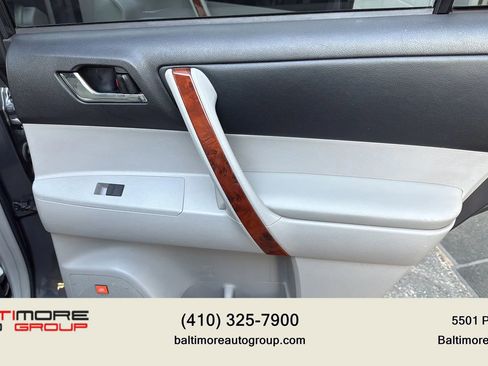 Used 2013 Toyota Highlander Limited image 25