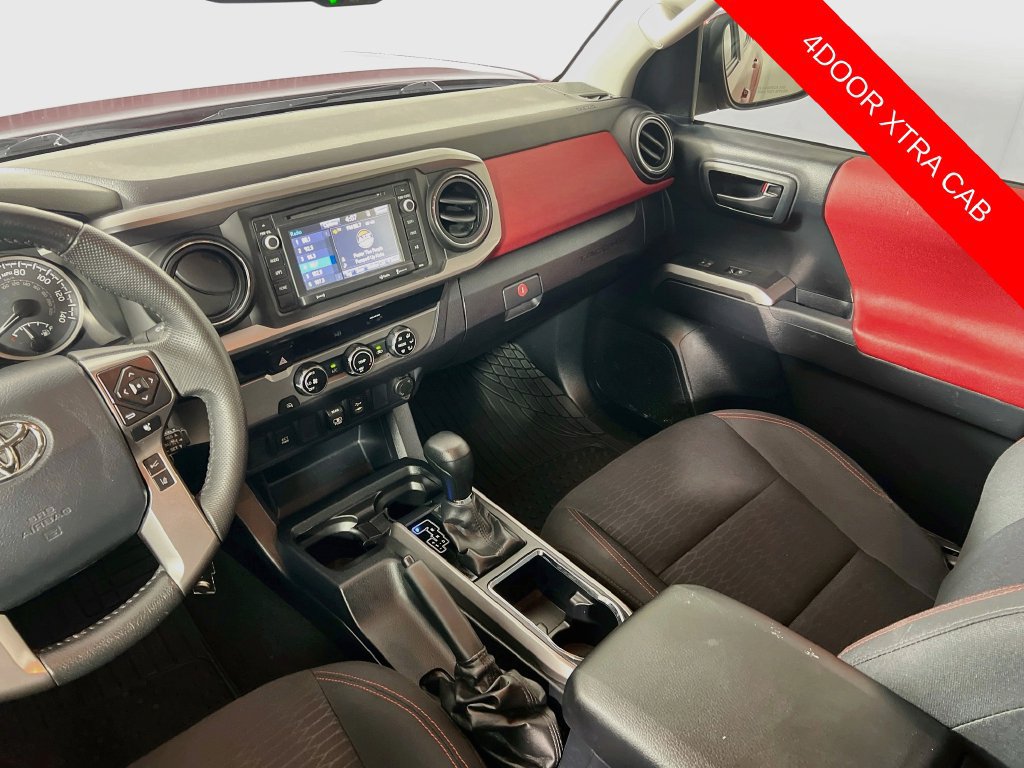 Used 2018 Toyota Tacoma SR5 RWD image 21