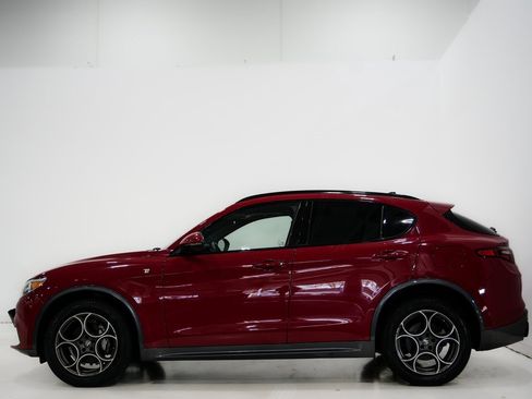 Used 2022 Alfa Romeo Stelvio Ti image 6