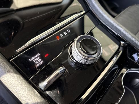 Used 2023 Jeep Grand Cherokee Limited w/ Black Appearance Package image 25