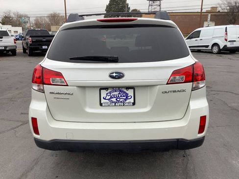 Used 2010 Subaru Outback 2.5i Premium image 11