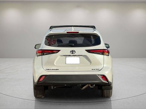 New 2026 Toyota Highlander XLE AWD/4WD image 4