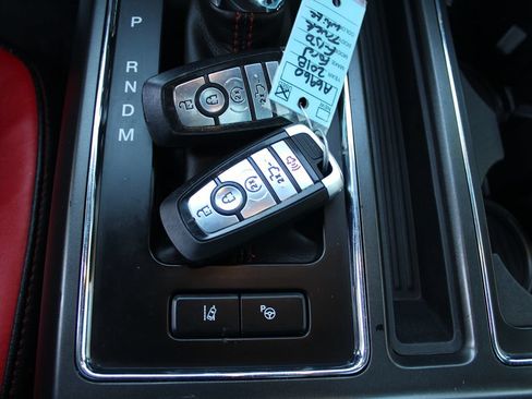 Used 2018 Ford F150 Lariat w/ Equipment Group 502A Luxury AWD/4WD image 43