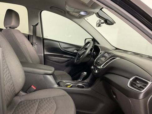 Used 2020 Chevrolet Equinox LT AWD/4WD image 16