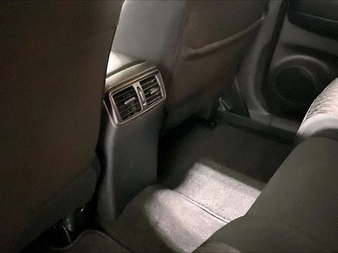 Used 2020 Nissan Rogue S AWD/4WD image 10
