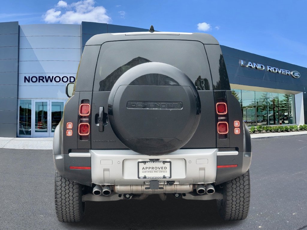 Used 2024 Land Rover Defender 110 SE AWD/4WD image 5