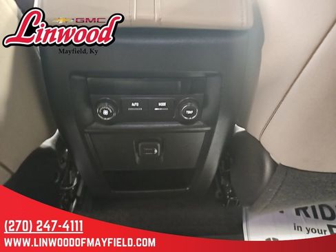 Used 2023 Chevrolet Traverse LS image 13