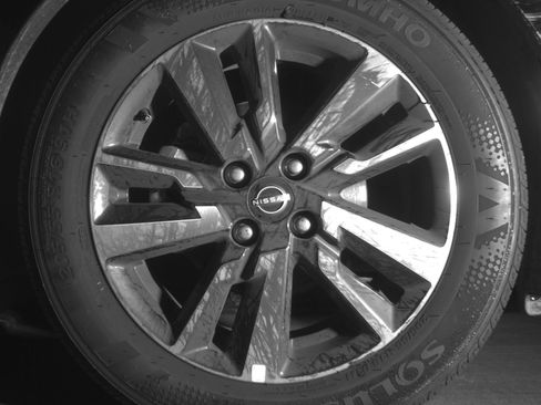 Used 2025 Nissan Versa SV FWD image 12