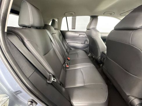 Certified 2025 Toyota Corolla Cross XLE FWD image 36