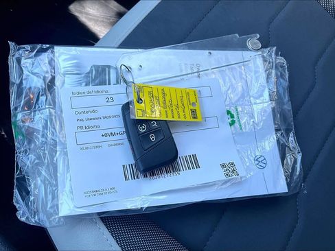 Used 2025 Volkswagen Taos SE w/ Black Wheel Package image 15