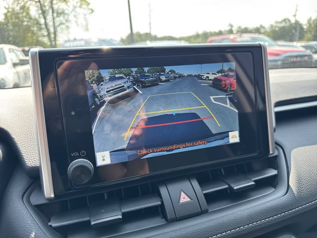 Used 2024 Toyota RAV4 XLE FWD image 31
