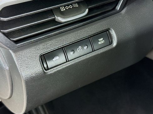 Used 2024 Nissan Altima 2.5 S FWD image 9