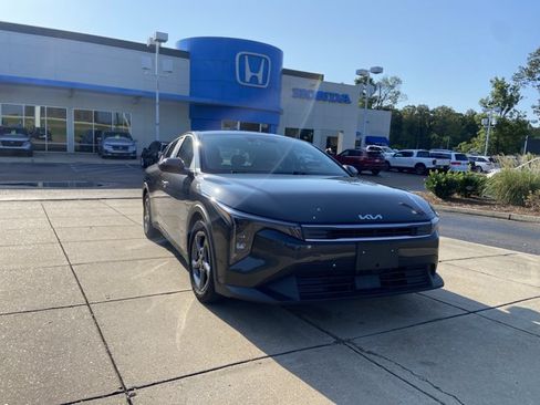 Used 2025 Kia K4 FWD image 2