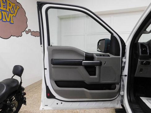 Used 2018 Ford F150 XLT w/ Heavy-Duty Payload Package image 30