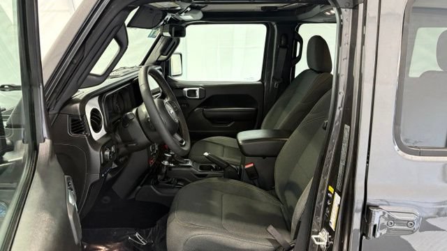 Used 2024 Jeep Wrangler Unlimited AWD/4WD image 12
