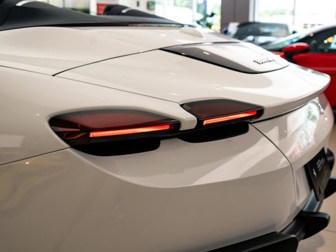 Used 2024 Ferrari Roma Spider image 27