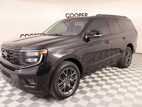 Used 2025 Ford Expedition Platinum w/ Stealth Performance Package AWD/4WD image 11
