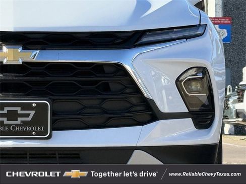 Certified 2025 Chevrolet Blazer LT image 4