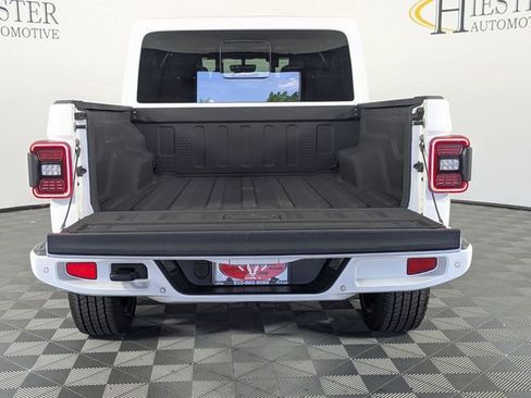 Used 2023 Jeep Gladiator Overland AWD/4WD image 27
