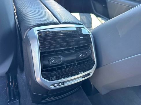 Used 2025 BMW 740i xDrive AWD/4WD image 16