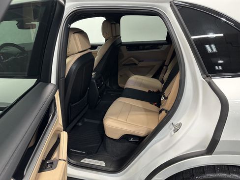 Certified 2024 Porsche Cayenne S image 34