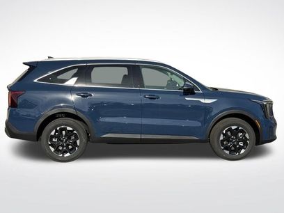 New 2026 Kia Sorento S w/ S Panoramic Sunroof Package