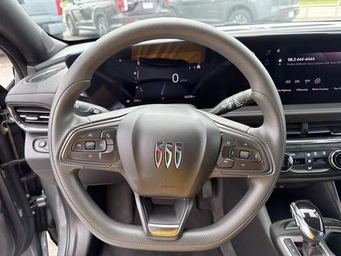Certified 2025 Buick Envista Preferred FWD image 22