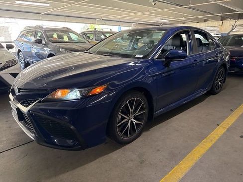 Used 2023 Toyota Camry SE w/ Cold Weather Package image 2