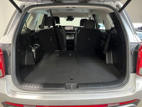 Used 2025 Hyundai Palisade SEL AWD/4WD image 16