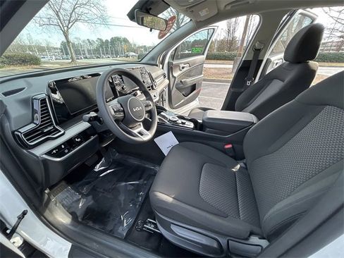 Certified 2025 Kia Sportage LX image 19