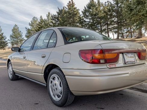 Used 2002 Saturn S-Series SL2 image 7