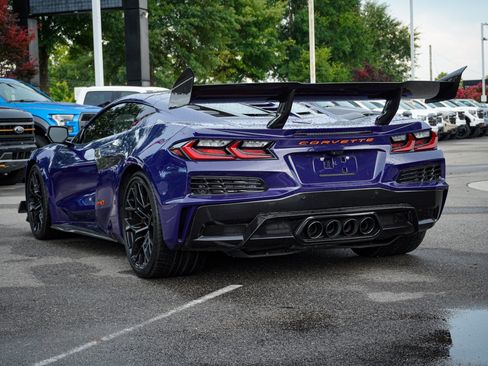 Used 2025 Chevrolet Corvette ZR1 w/ ZR1 Carbon Fiber Aero Package RWD image 9