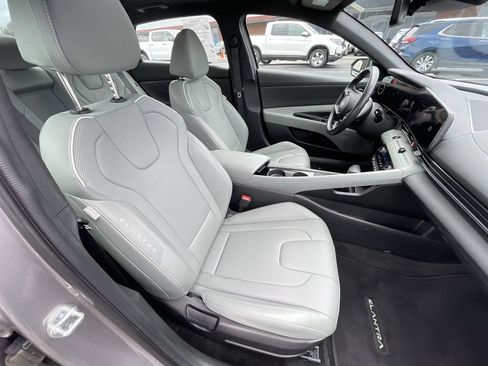 Used 2024 Hyundai Elantra Limited FWD image 28