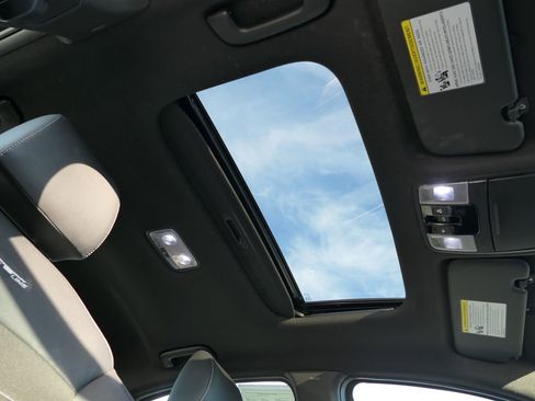 Used 2024 Kia Forte GT-Line w/ GT-Line Premium Package image 27