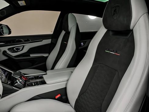 Used 2022 Lamborghini Urus AWD/4WD image 19