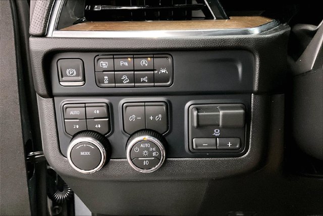 Used 2026 Chevrolet Tahoe High Country w/ Sun And Tow Package AWD/4WD image 40