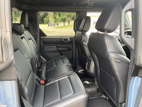 Used 2025 Ford Bronco Outer Banks AWD/4WD image 17