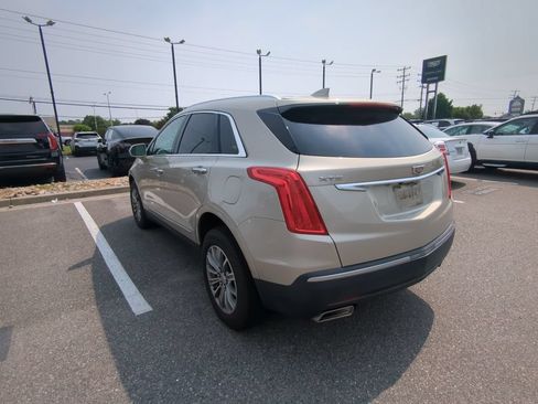 Used 2017 Cadillac XT5 Luxury w/ Driver Awareness Package FWD image 5