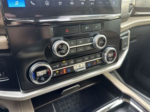 Used 2023 Ford Expedition Limited image 19